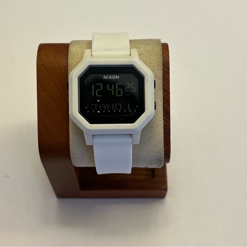 New Nixon Siren A1311‎ 100-00 All White 100m Water Resistant Digital Sport Watch